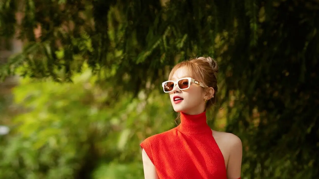Yuqi (G)-Idle (Weibo/fendi)