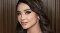 Dewi Perssik mengklarifikasi video yang menampilkannya seolah digerebek karena kasus penyalahgunaan narkoba. Si Goyang Gergaji menyebutnya hoaks. (Foto: Dok. Instagram @dewiperssik9)