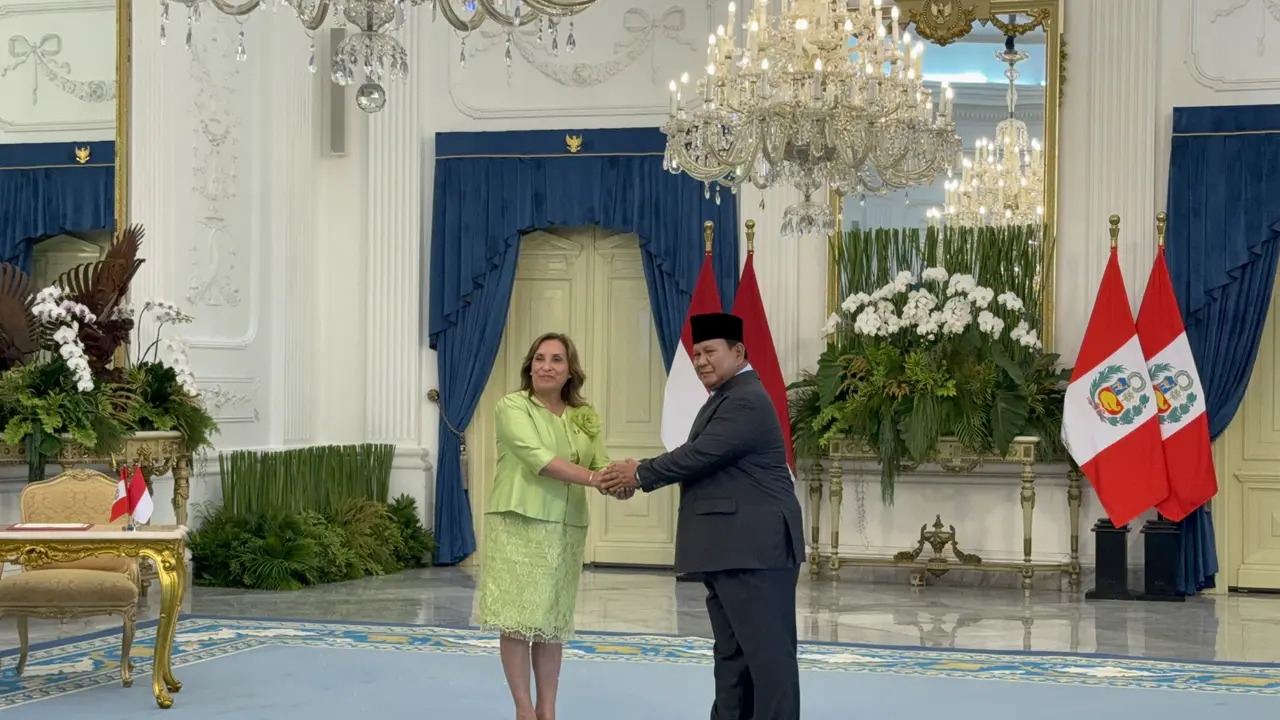 Kunjungan kenegaraan Presiden Peru, Dina Ercilia Boluarte Zegarra, di Istana Merdeka Jakarta, Senin (11/8/2025) disambut langsung Presiden Prabowo Subianto.
