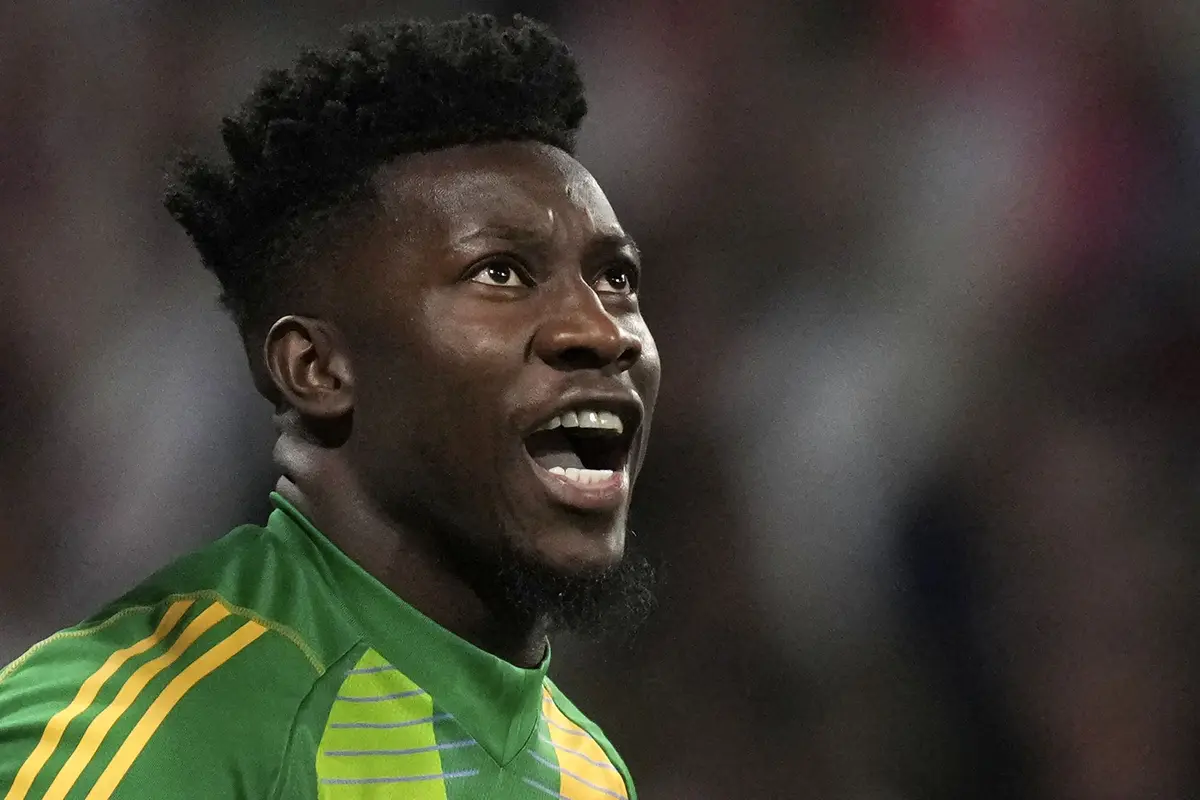 Foto: Blunder Andre Onana Batalkan Kemenangan Comeback MU atas Lyon di Liga Europa