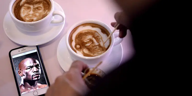 Aksi Barista Lukis Wajah Manny Pacquiao dan Floyd Mayweather