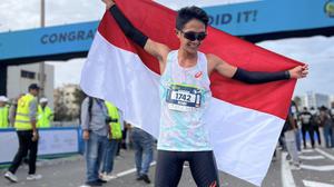Usai Juara Maybank Marathon 2026, Robi Syianturi Lelang Jersey untuk NTT