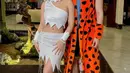 Rachel Vennya yang hadir bersama kekasih cosplay ala Wilma Flintstone. [@rachelvennya]