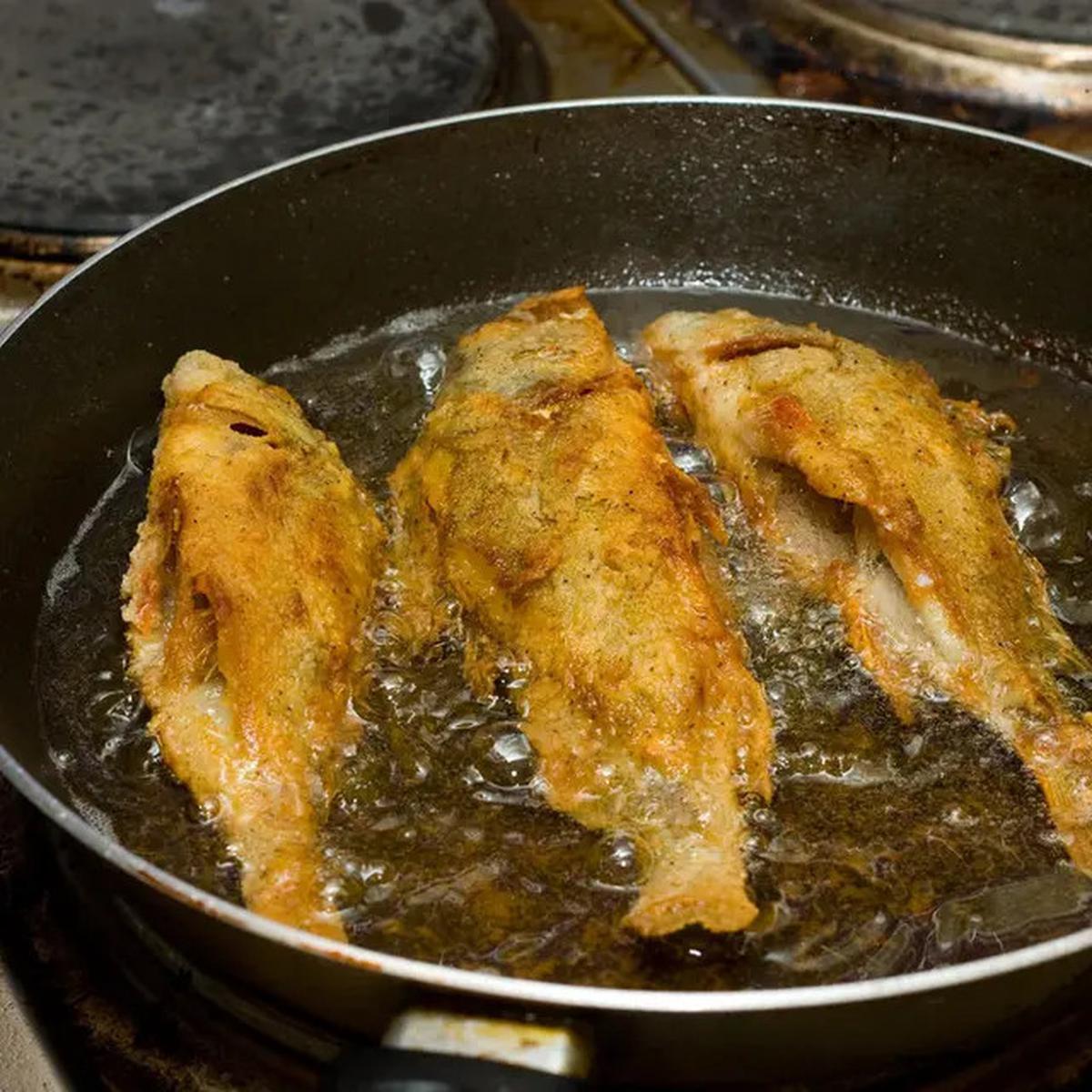 Trik Goreng Ikan yang Tidak Lengket dan Minyak Tetap Bersih