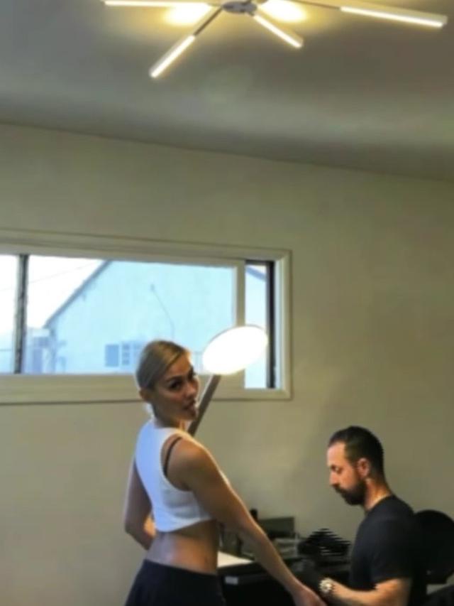 7 Momen Agnez Mo Bikin Tato Baru di Lengan Ini Menuai Sorotan