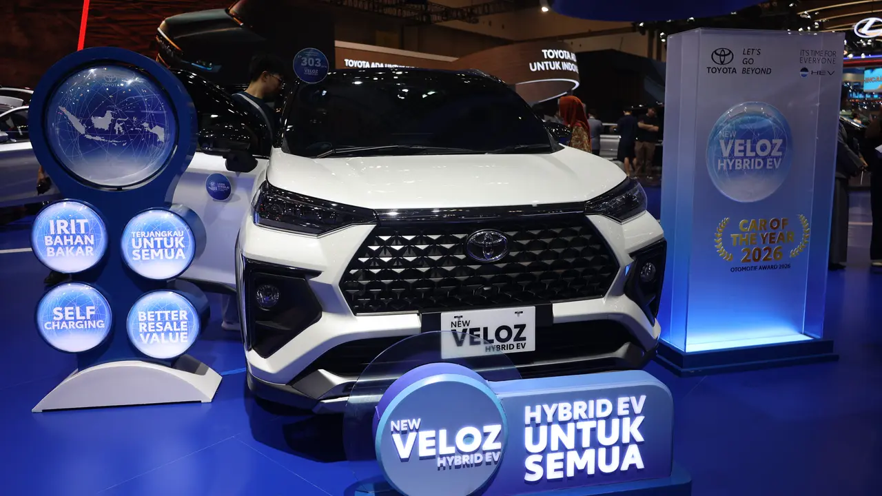Booth Toyota Ramai Diserbu di GIIAS 2026, Banyak Pengunjung Cari Jawaban soal Hybrid yang Praktis