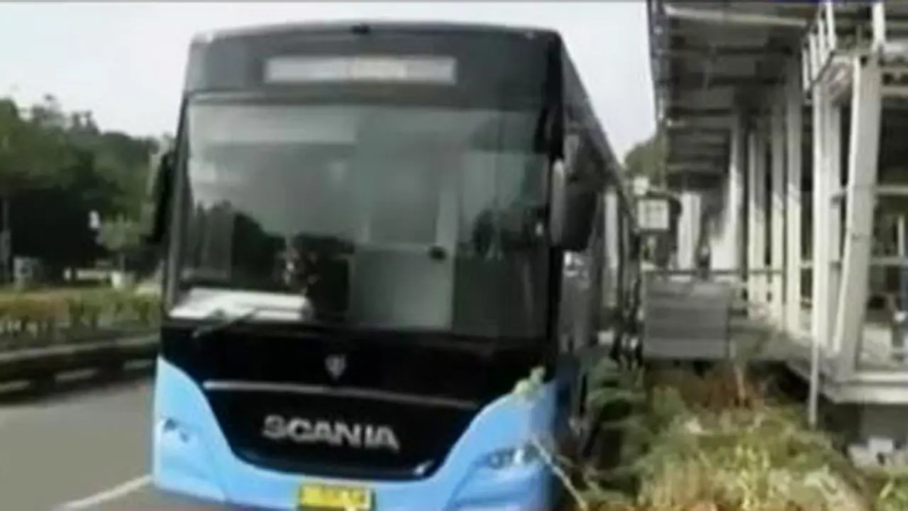 Bus Transjakarta Merek Scania Mulai Beroperasi di Rute PRJ-Monas