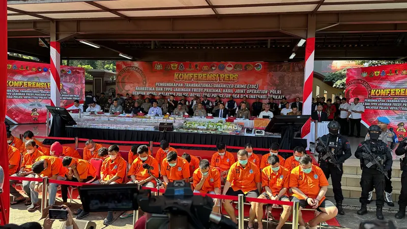 Bareskrim Polri membongkar sindikat narkoba internasional kelas kakap jaringan Fredy Pratama.