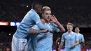 Pemain Celta Vigo, John Guidetti (tengah) merayakan gol bersama rekannya saat melawan Barcelona pada lanjutan La Liga Spanyol di Stadion Camp Nou, Barceloa, Senin (15/2/2016) dini hari WIB. (AFP/Josep Lago) 