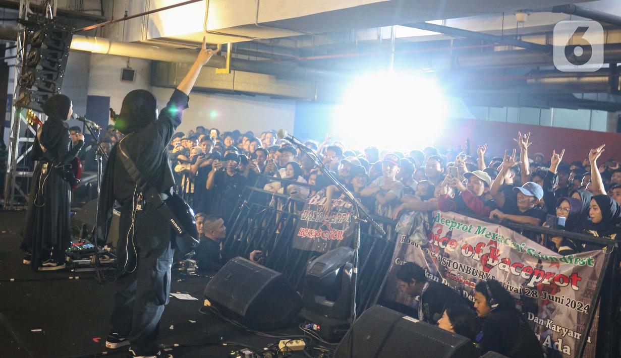 Liriknya menggugah kesadaran akan isu-isu sosial dan menantang norma-norma yang diskriminatif (Liputan6.com/Angga Yuniar)