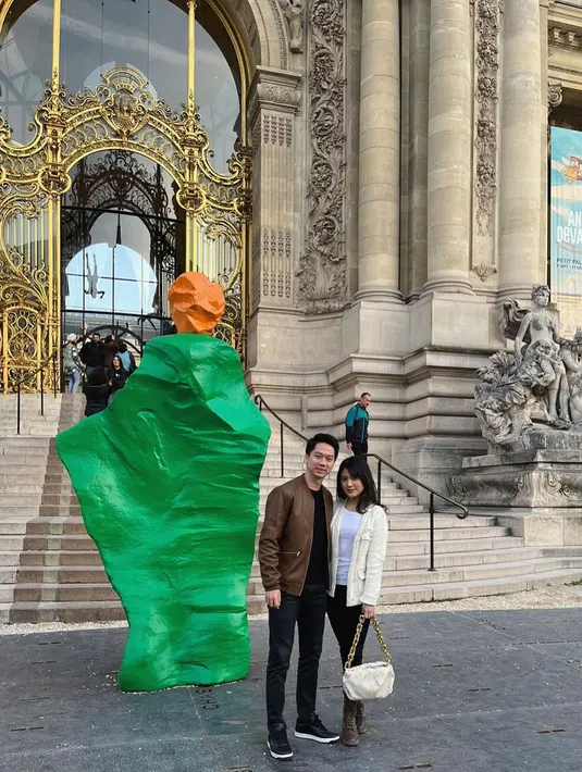 <p>Potret Valencia Tanoesoedibjo dan Kevin Sanjaya di Paris [Instagram/valenciatanoe]</p>
