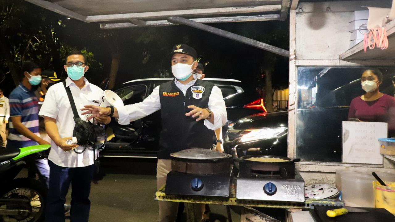 Usai Penggerebekan Pesta Gay, Wali Kota Eri Tekankan Pengawasan Tamu Hotel