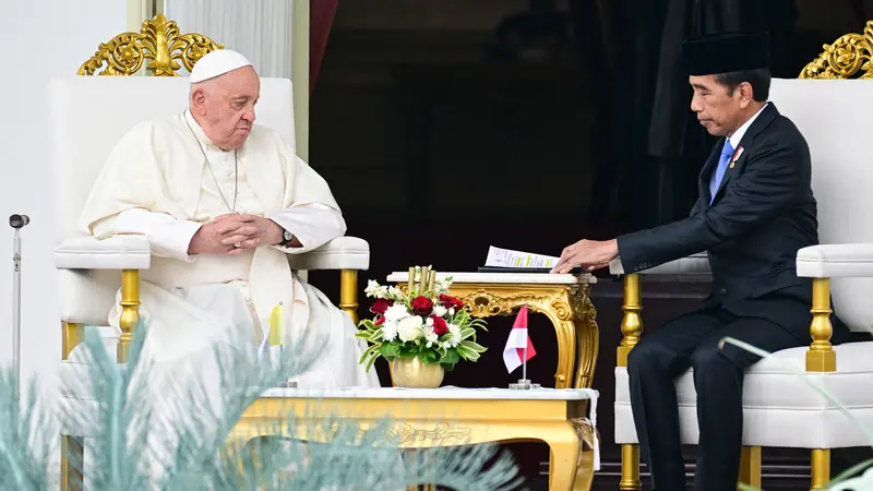 Presiden Jokowi dan Paus Fransiskus lakukan veranda talk