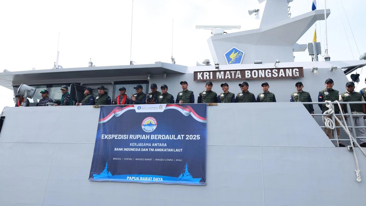FOTO: TNI AL Kirim Ekspedisi Rupiah 2025 Menembus Pulau-Pulau Terluar Papua Barat
