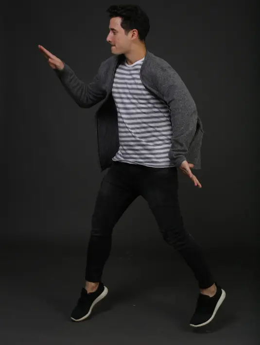 Kesukaannya itu hingga akhirnya memunculkan ide untuk menekuni meracik kopi sendiri. Meramu untuk mendapatkan rasa yang super nikmat. (Bambang E. Ros/Bintang.com)