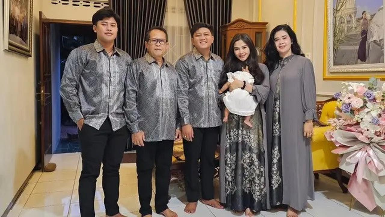 Inspirasi Baju Lebaran Couple 2025, Gaya Serasi Artis dari Enzy Storia hingga Maudy Ayunda