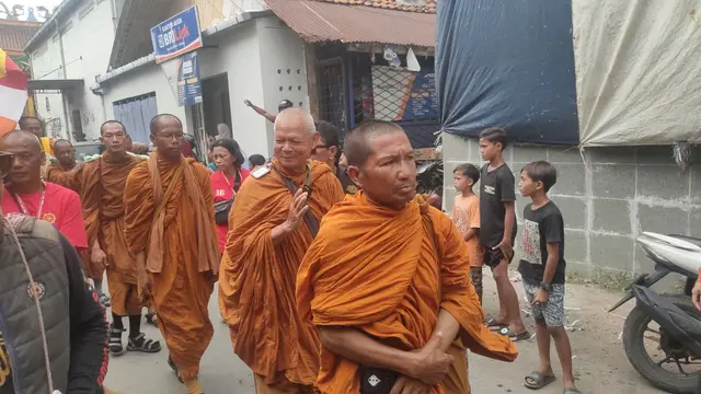 Cerita Prabu Diaz, Warga Cirebon Dibalik Perjalanan Spiritual Biksu Thudong dari Thailand ke Indonesia