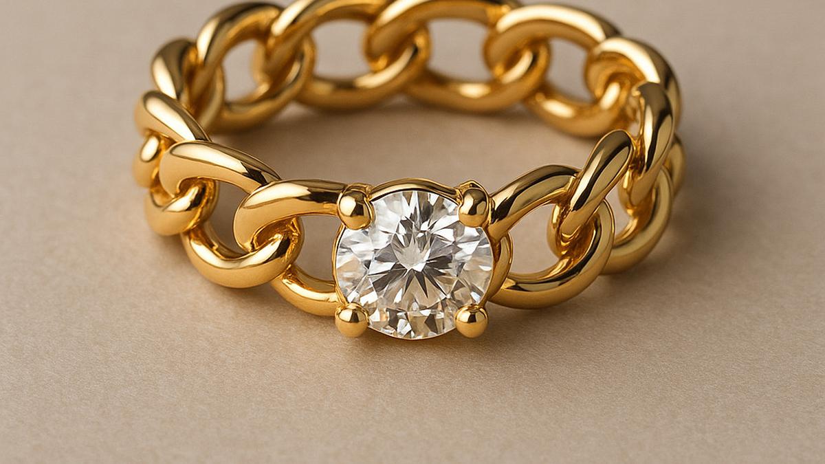 3 Model Cincin Rantai Emas Bermata Permata, Pilihan Unik Muslimah untuk Tampil Anggun dan Berkelas