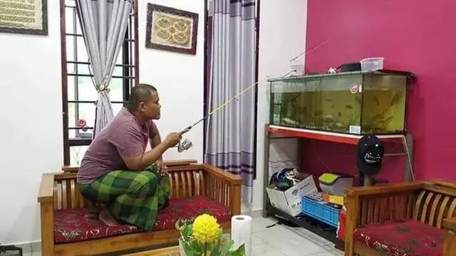 Kocak, 6 Potret Aksi Orang saat Bosan di Rumah Ini Bikin Tepuk Jidat