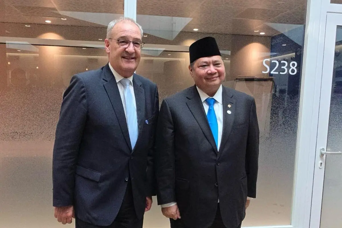 Menteri Koordinator Bidang Perekonomian RI Airlangga Hartarto di sela-sela Pertemuan Tingkat Menteri Dewan OECD di Paris, Prancis (Istimewa)