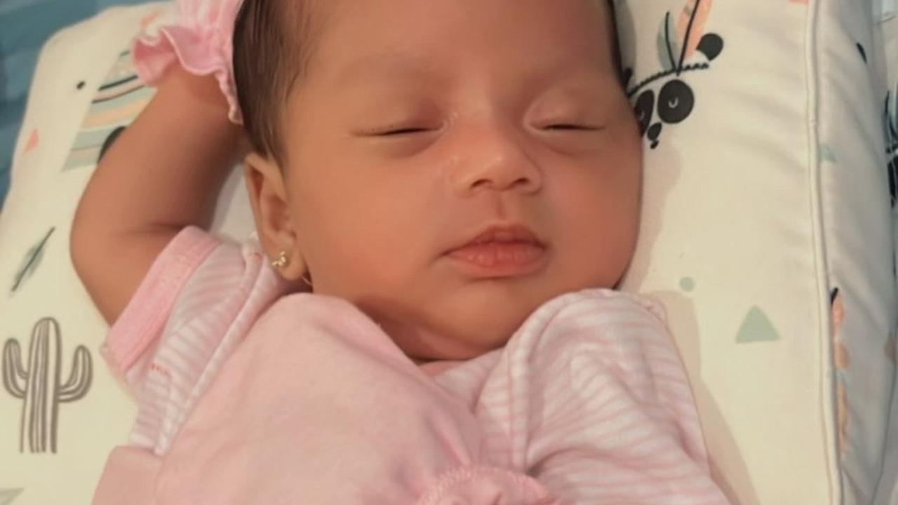 Inilah potret Safiyya Anya Wijaya, anak pertama dari Angga Wijaya dan anak ketiga dari Anna, yang sebelumnya memiliki dua anak dari pernikahan sebelumnya.<br>