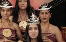 7 Potret Cantik Yasmin Napper dalam Balutan Busana Tais Timor, Tampil Flawless dan Banjir Pujian