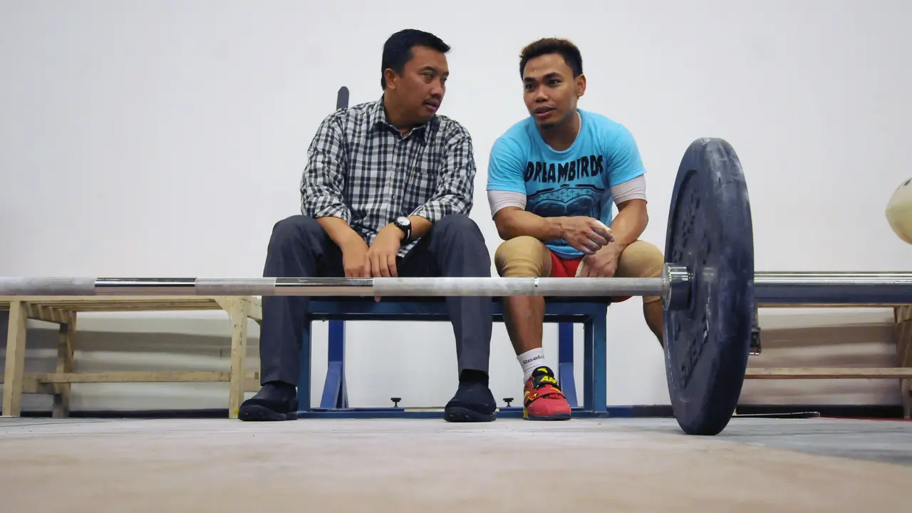 Menpora Imam Nahrawi bersama atlet angkat besi Indonesia, Eko Yuli Irawan