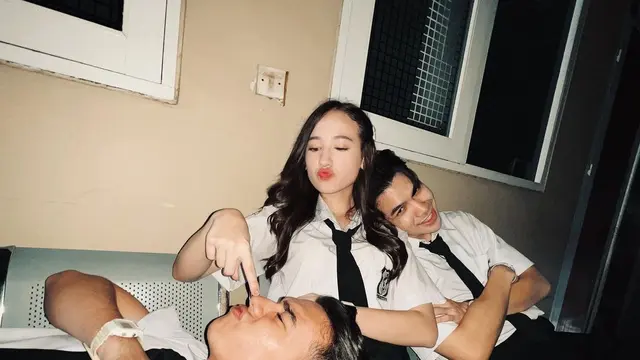 7 Potret Jeff Smith dan Laura Moane, Akting Bareng Usai Bebas Rehabilitasi