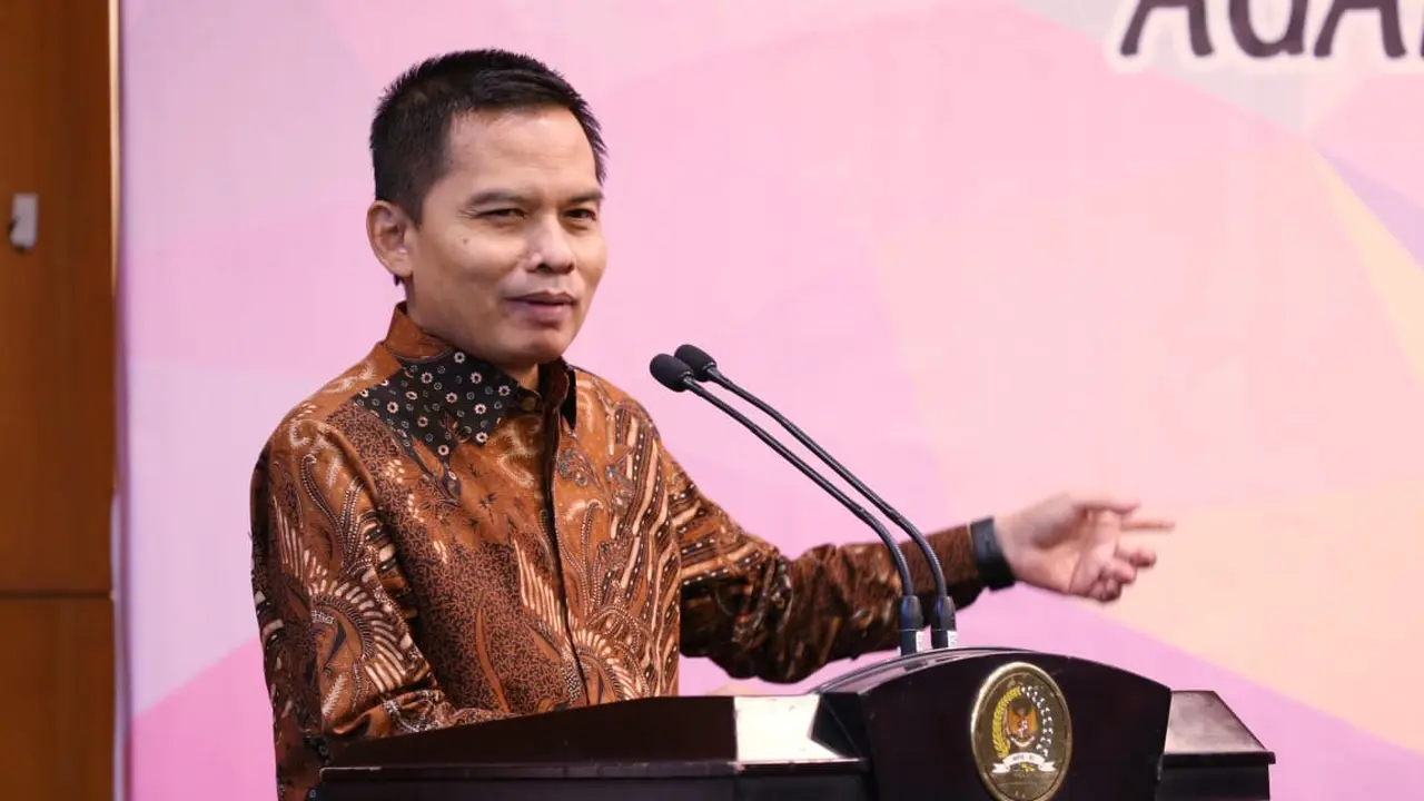Ma’ruf Cahyono pada Forum Tematik Bakohumas bertema “Peran MPR dalam Memasyarakatkan Nilai-Nilai Empat Pilar Agar Terinternalisasi di Kalangan Milenial”