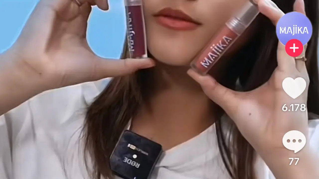 Lip Tint Natural Ini Jadi Rahasia No Makeup Look Saat ke Kampus, Penasaran?