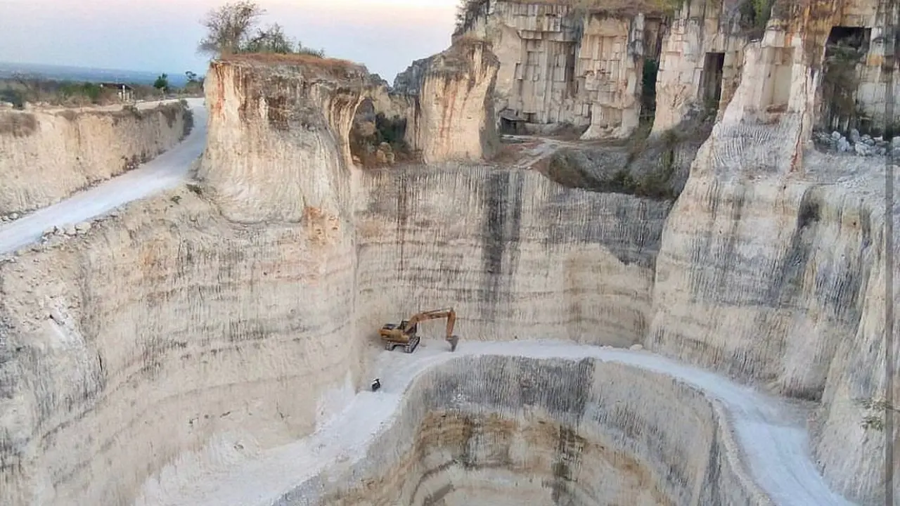Bukit Kapur Gosari di Gresik bisa menjadi salah satu destinasi wisata libur lebaran