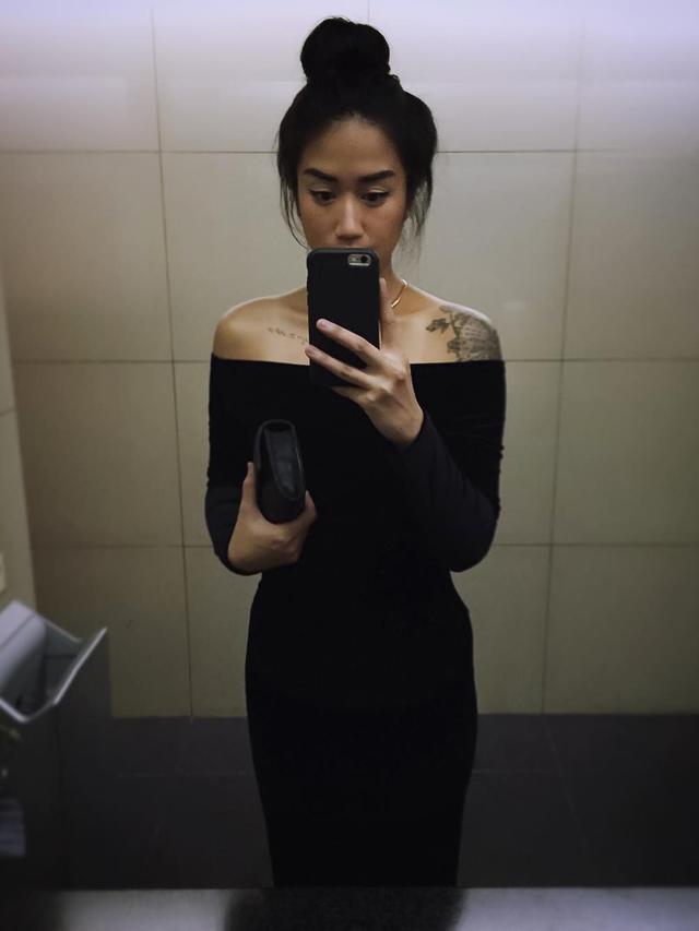 Sering Tampil Tomboi, Ini 6 Penampilan Chef Renatta yang Lebih Feminin