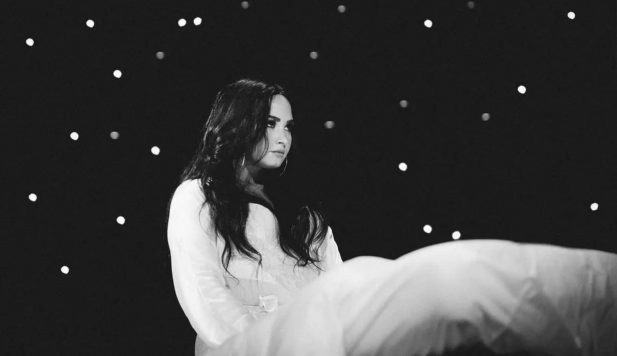 Demi Lovato dilarikan ke rumah sakit Los Angeles. Penyanyi tersebut dikabarkan overdosis. (instagram/ddlovato)