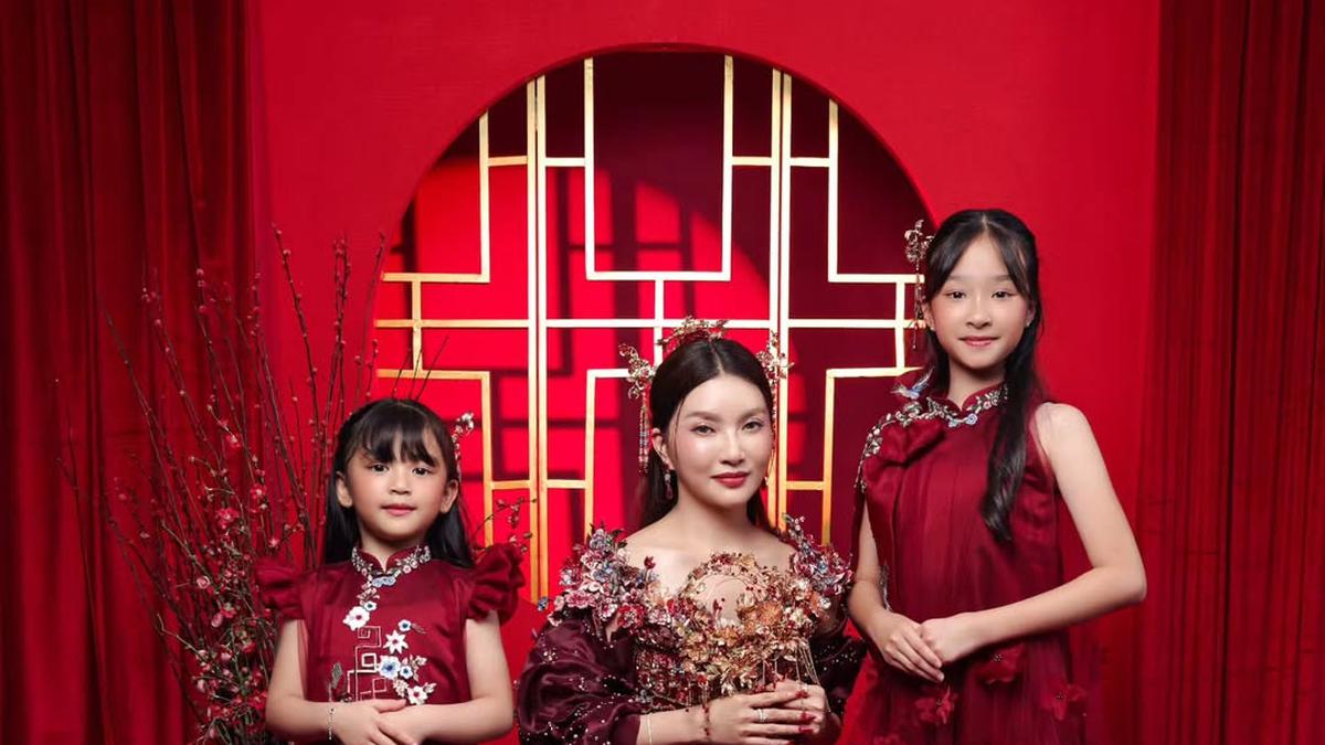 Sambut Imlek 2026, Sarwendah Tampil Anggun dengan Majestic Dress Bersama Kedua Putrinya