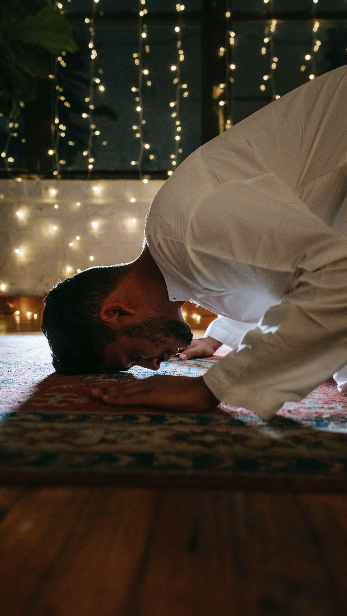 <b>Doa Sujud Terakhir Arab Latin dan Artinya</b>