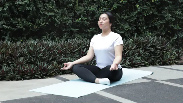 wanita november manfaat yoga