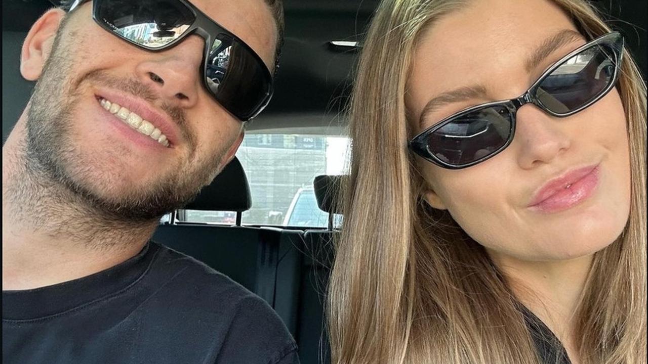 Potret Maarten Paes Kiper Timnas Indonesia yang Bucin Banget Sama Pacar, Luna Bijl Samperin ke Indonesia Untuk Beri Dukungan