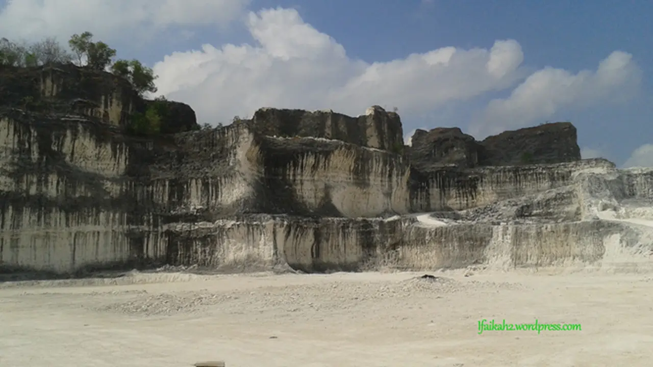 Gua Pote Jeddih, Eloknya Wisata di Madura 