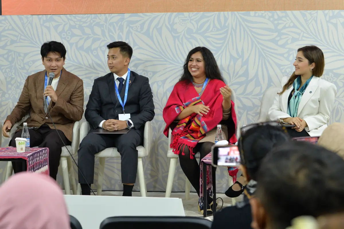 Generasi Muda Indonesia Dukung Percepatan Transisi Energi di COP 29 Lewat Aksi Kolaboratif Desa Bumi dan SRE