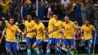 Brasil mengukuhkan diri di puncak klasemen sementara kualifikasi Piala Dunia 2018 zona Conmebol setelah mengalahkan Paraguay dengan skor 3-0. (AFP/Nelson Almeida)