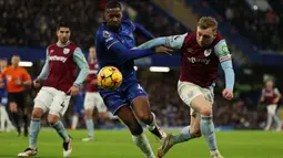 Duel antara Chelsea kontra West Ham United berjalan alot. (Adrian Dennis/AFP)