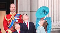 Pangeran William, Pangeran Louis, Pangeran George, Putri Charlotte, dan Kate Middleton dalam Trooping The Colour 2025. (Aaron Chown/PA via AP)