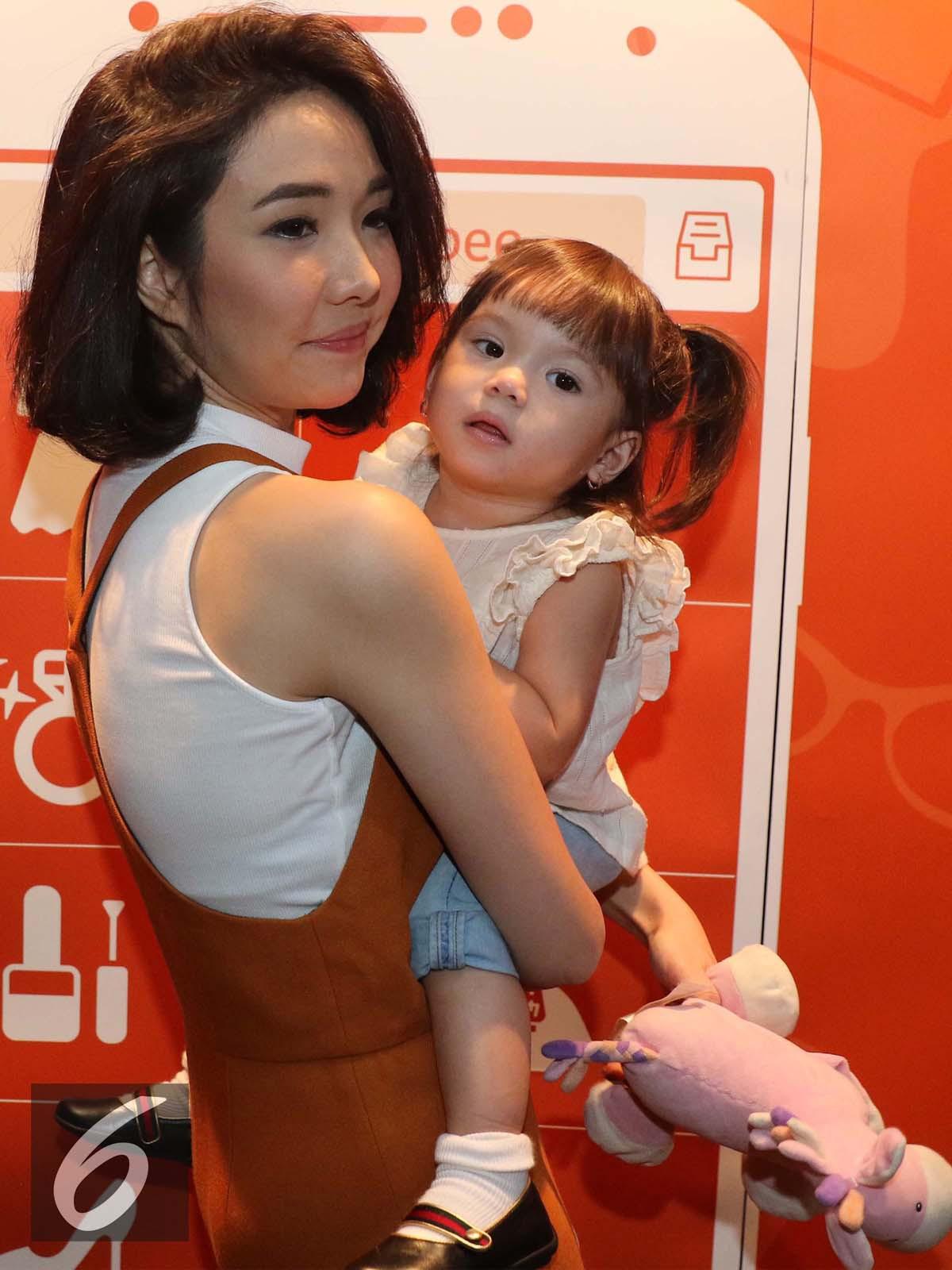 Gisella Anastasia alias Gisel bersama sang putri, Gempita Nora Marten (Herman Zakharia/Liputan6.com)
