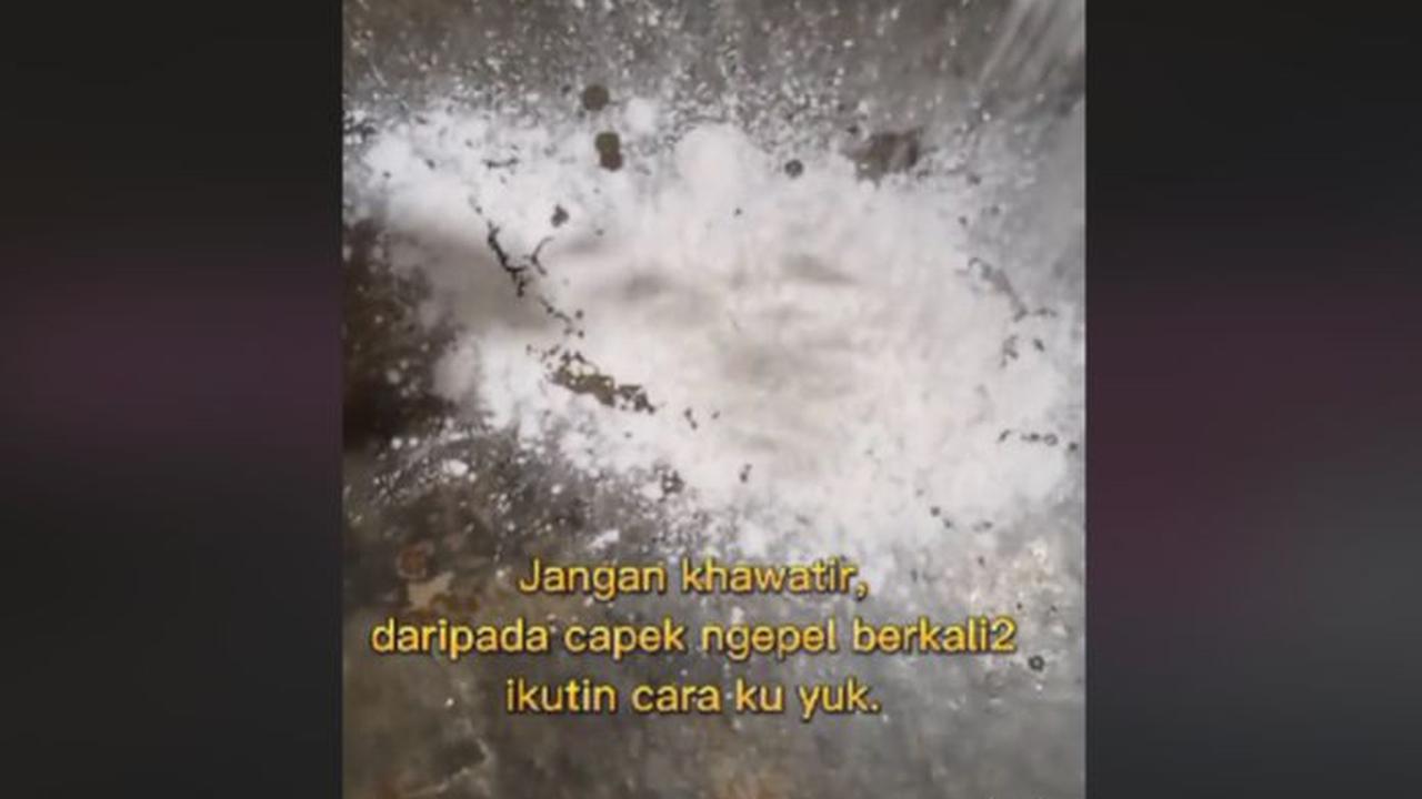 <b>Taburkan Bahan ke Lantai</b>