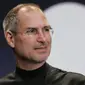 Steve Jobs memperkenalkan iPhone generasi pertama di panggung Macworld Conference & Expo, San Francisco pada 2007. Dok: uk.businessinsider.com