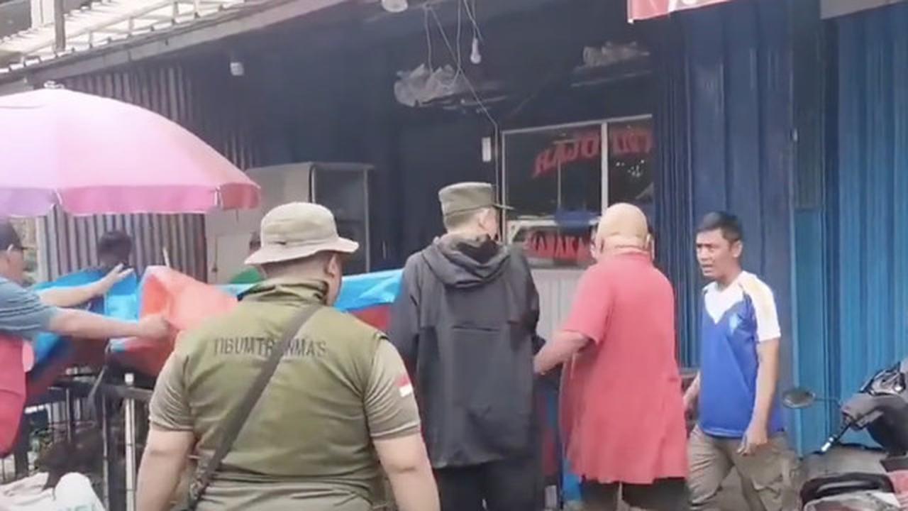 Detik-Detik Wali Kota Bekasi Diancam Pakai Golok saat Menertibkan PKL di Teluk Pucung