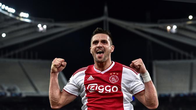 Dusan Tadic (Ajax) - 5 gol dan 1 assist (AFP/Aris Messinis)