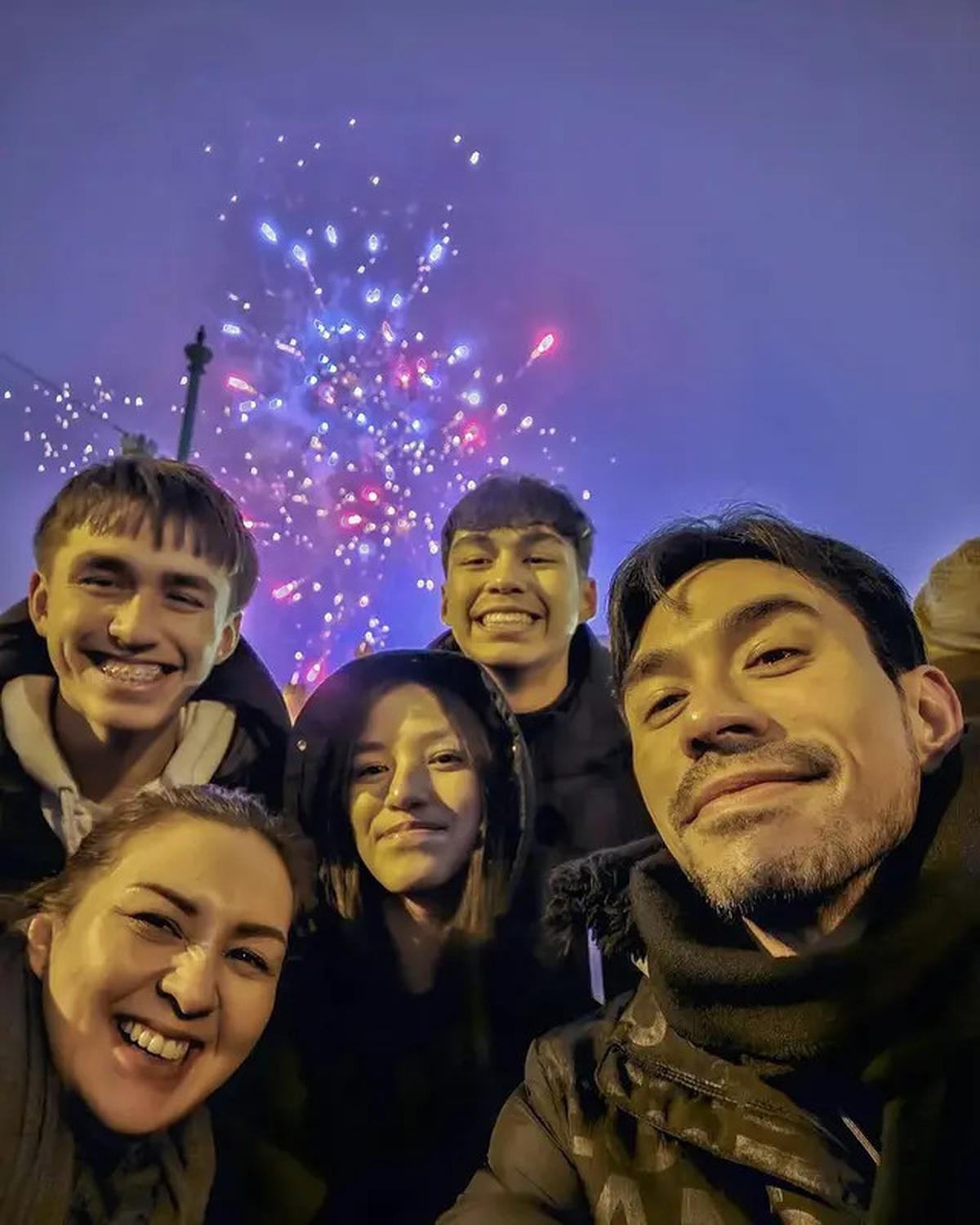7 Artis Ini Rayakan Tahun Baru 2025 di Luar Negeri, Pesta Kembang Api Jadi Lebih Berkesan