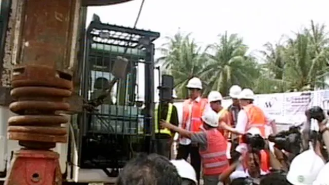 Ngebor Tiang Pancang, Jokowi Resmikan Pembangunan Monorel