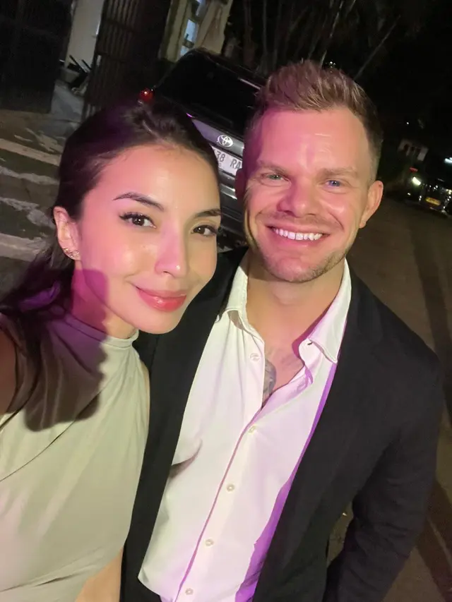Manohara dan Kristian Hansen